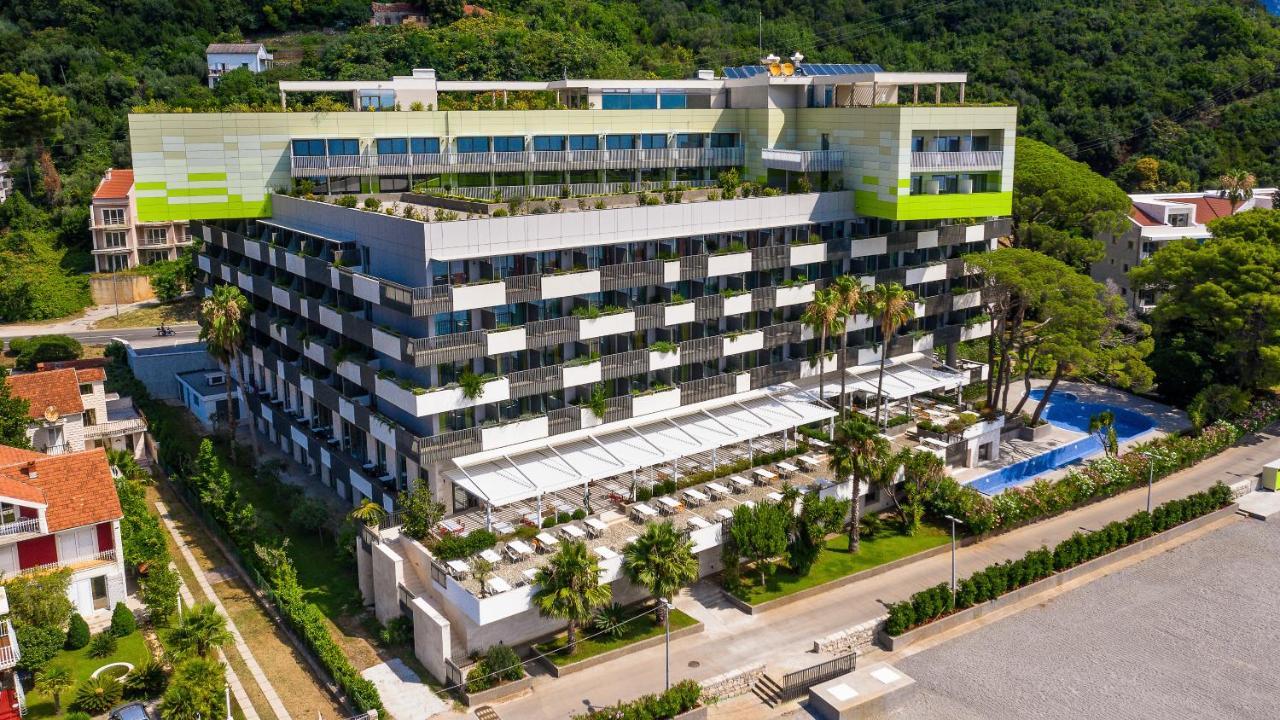 Carine Hotel Park Bijela Exteriör bild